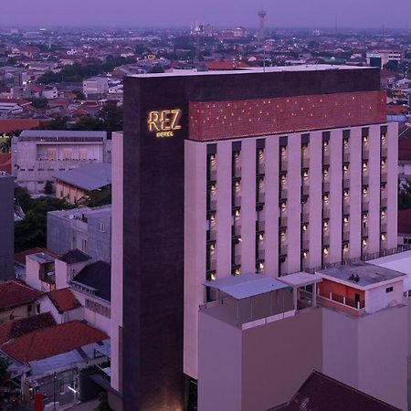 Rez Hotel Semarang Dış mekan fotoğraf