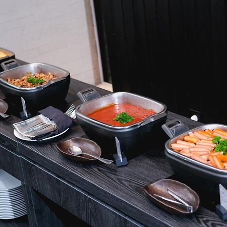 Rez Hotel Semarang Dış mekan fotoğraf